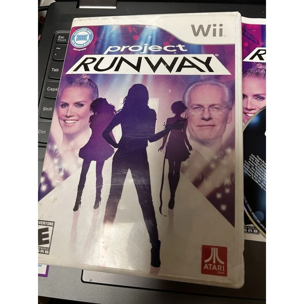 027-008 Project Runway Nintendo Wii Video Game w/ Manual Case Damage‎